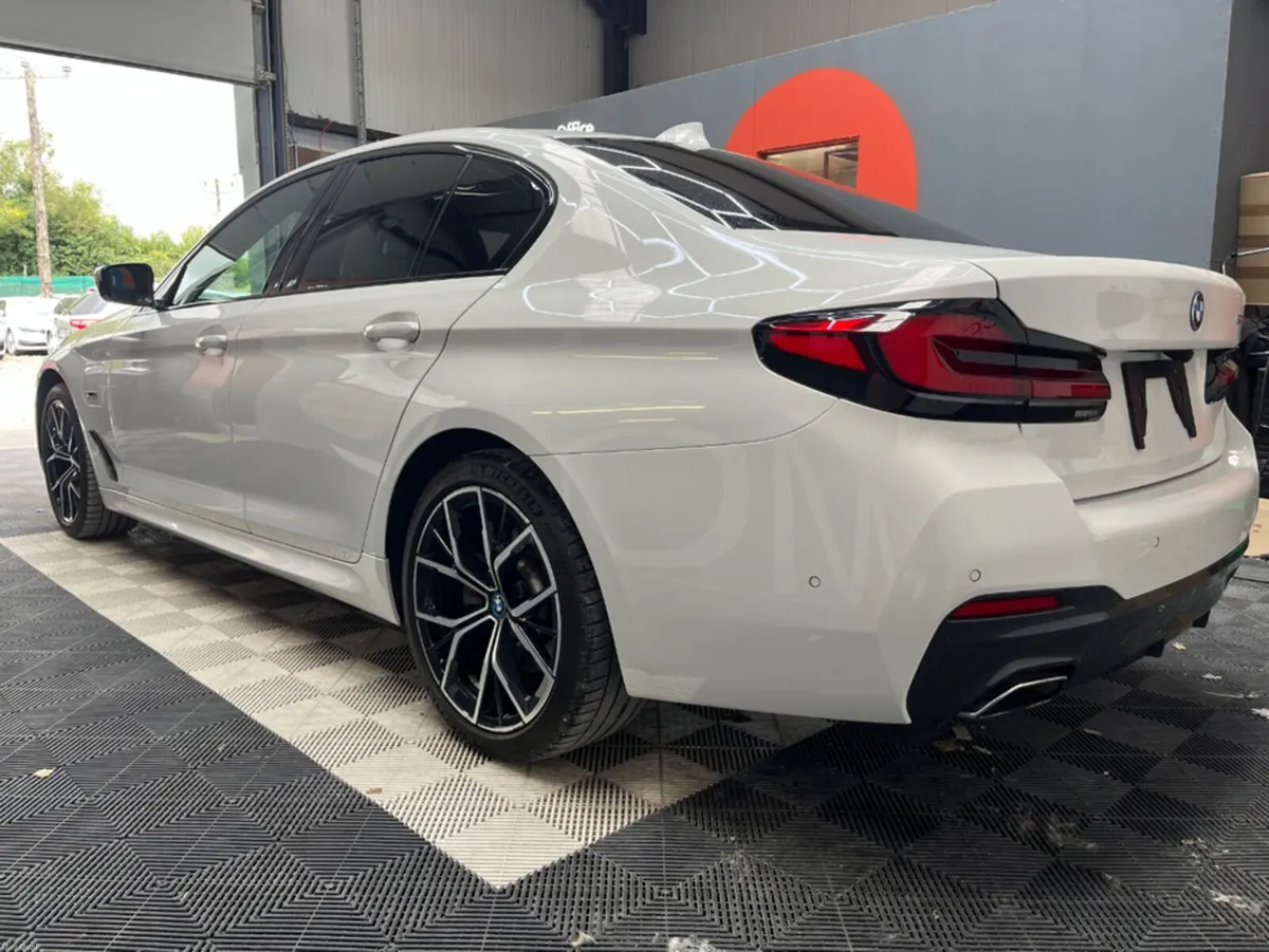 BMW 5-Series 2021 BMW 530E M SPORT EDITION JOY 2.0 - Image 5