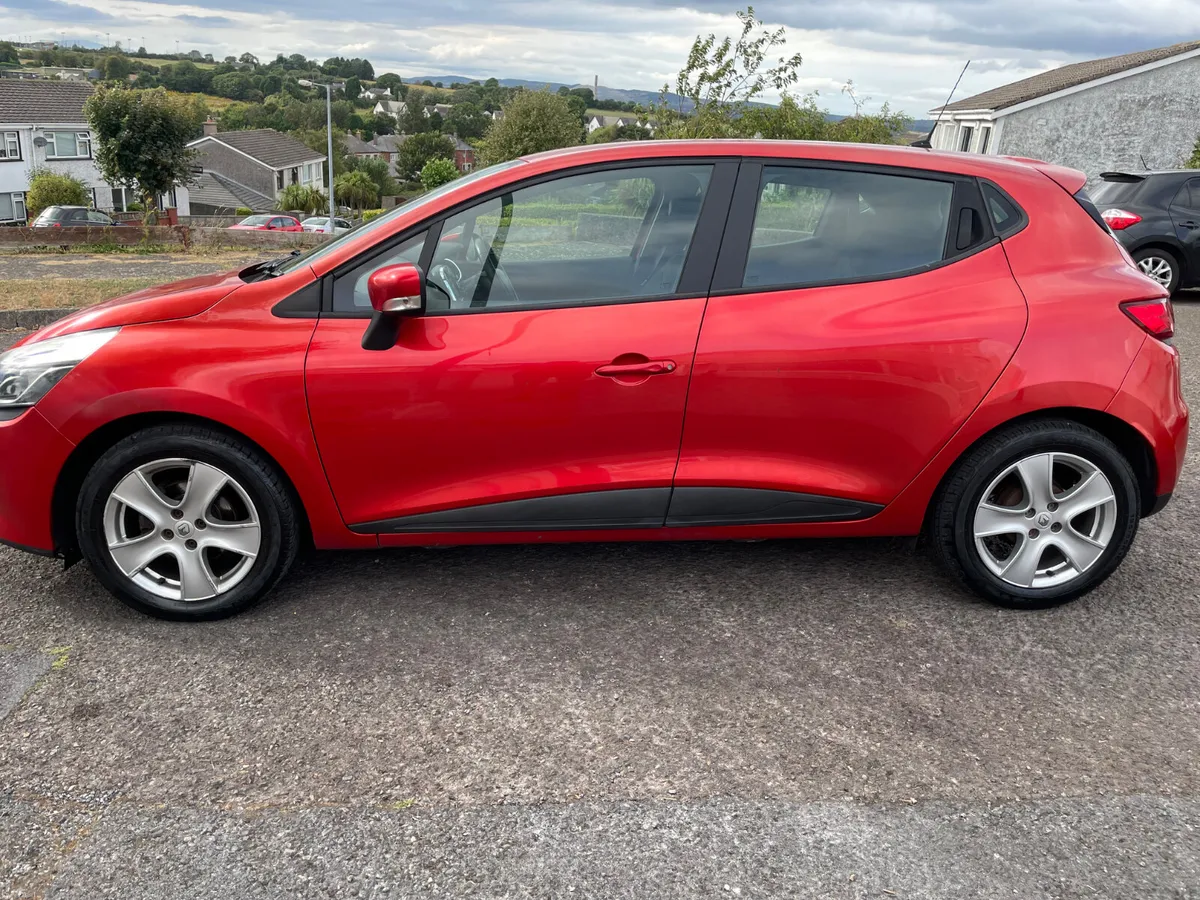 RENAULT CLIO 1.2 DYNAMIQUE LOW MILEAGE NCT/TAX - Image 5