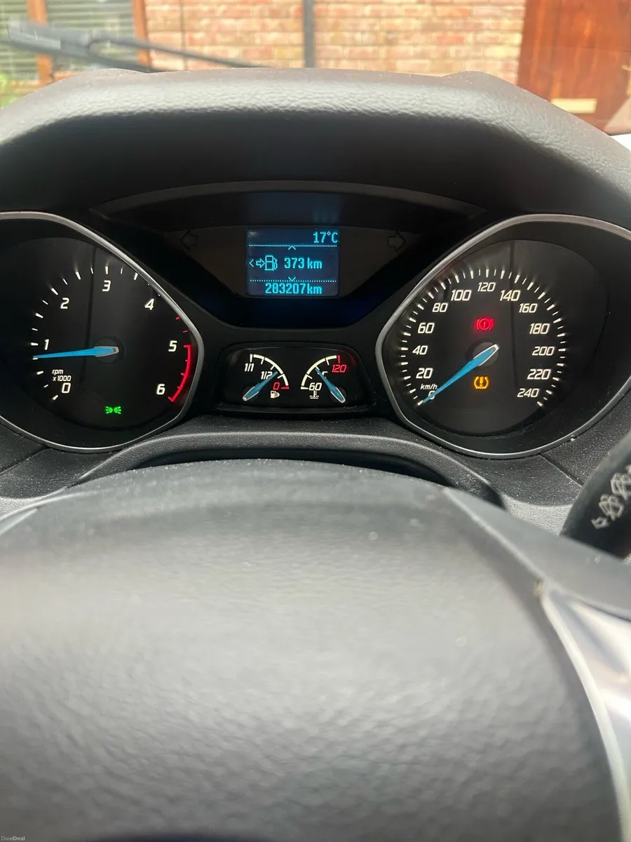 142 Ford focus, 1.6L diesel, NCT 03/27 - Image 5