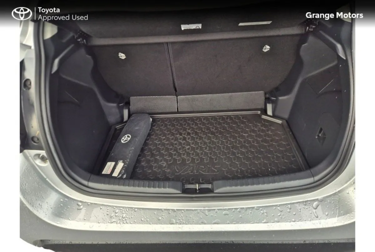 Toyota Yaris 1.5 HYBRID L/SPORT 5DR - Image 6