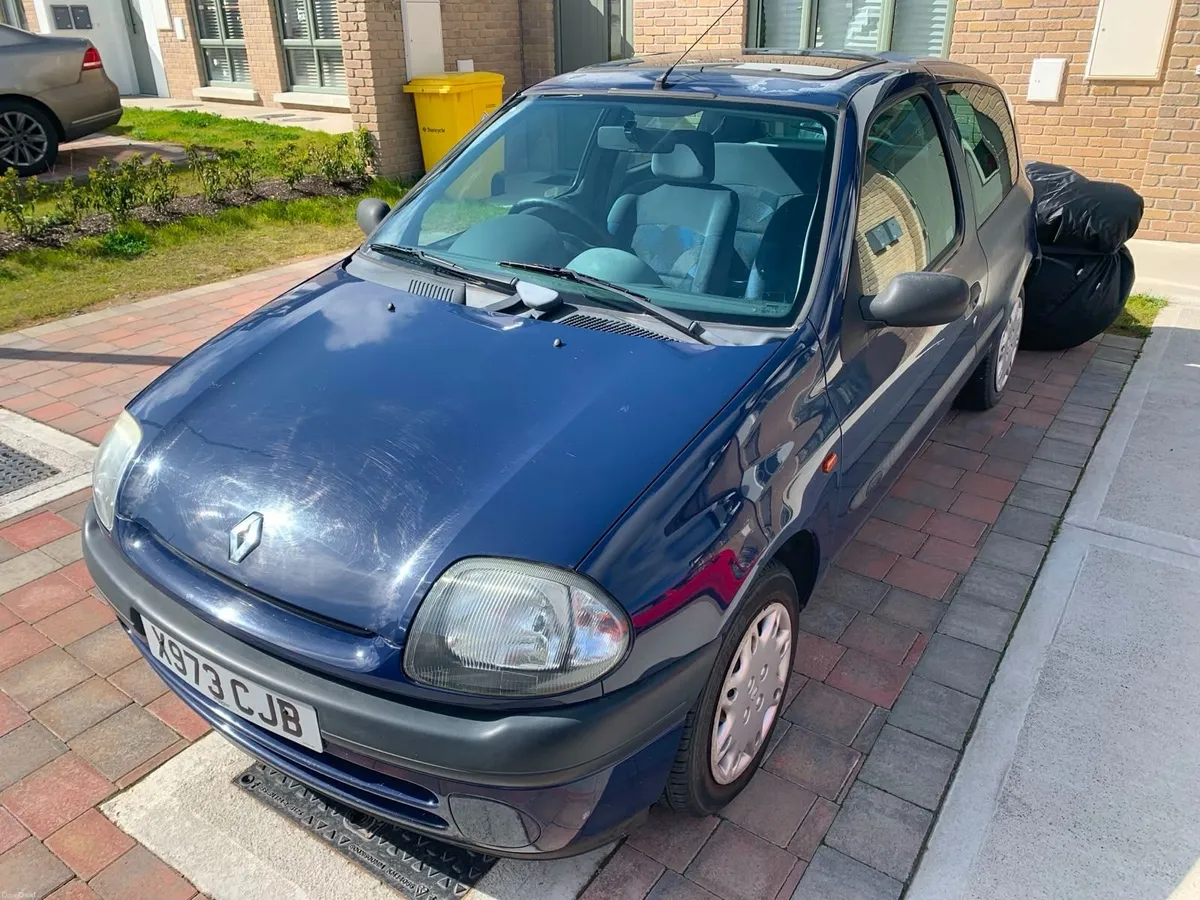 Renault Clio 2000 - Image 1