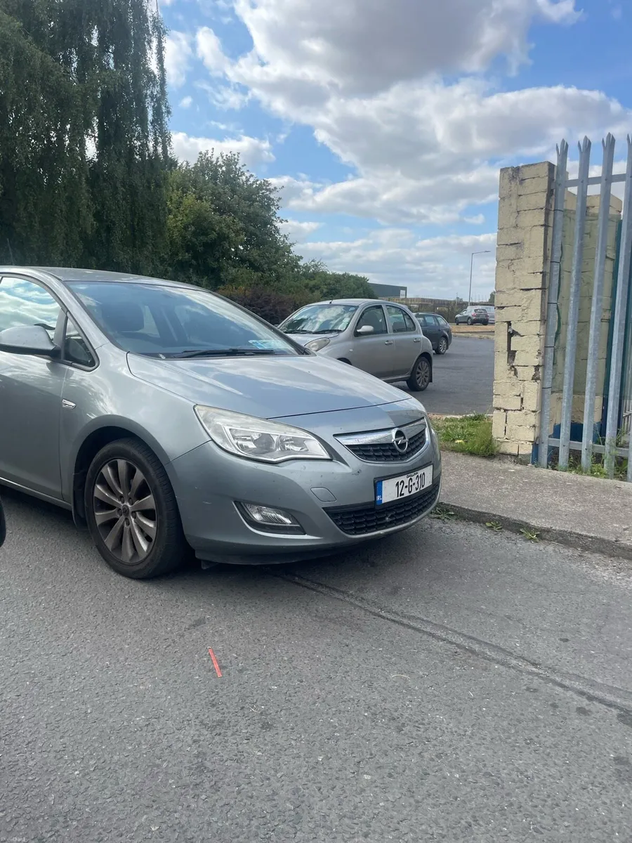 12 Astra 1.3  diesel for breaking - Image 3