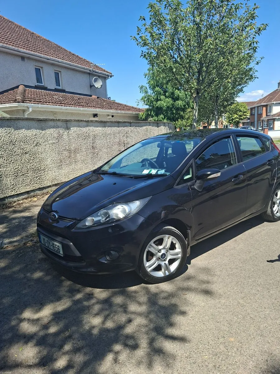 Ford Fiesta 2010 - Image 2