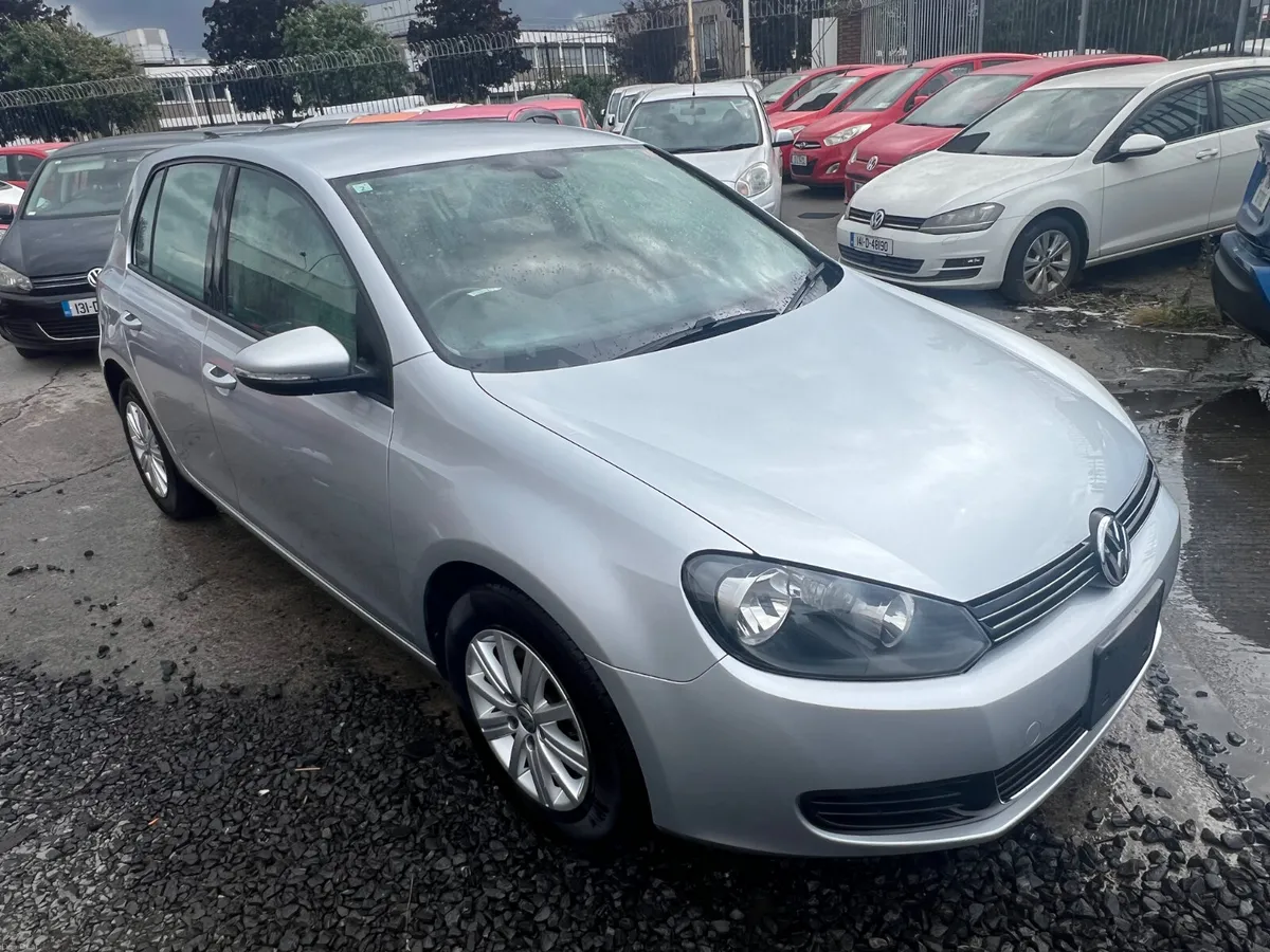 Volkswagen Golf 2013 Automatic/ only 39493 km. - Image 1