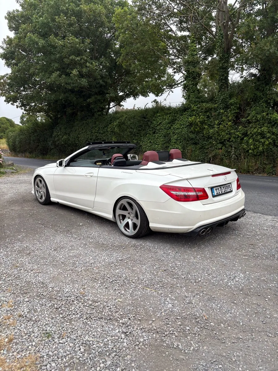 Mercedes-Benz E-class 2011 convertible automatic - Image 2