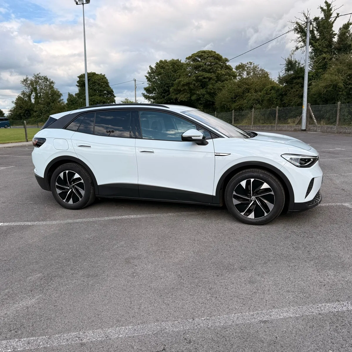 ID.4 PRO 82 KW low mileage - Image 2