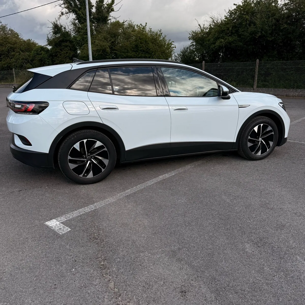 ID.4 PRO 82 KW low mileage - Image 4