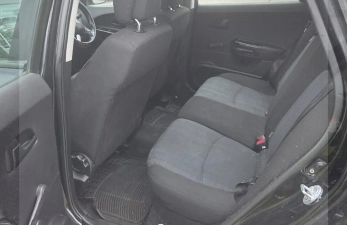 Car - Image 3