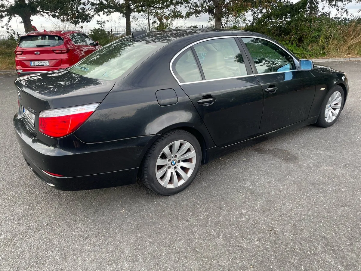 BMW 520D SE  /  VERY LOW MILEAGE - Image 2