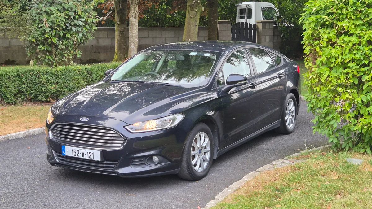 Ford Mondeo Style 1.6TDCi 115PS Hatchback - Image 3