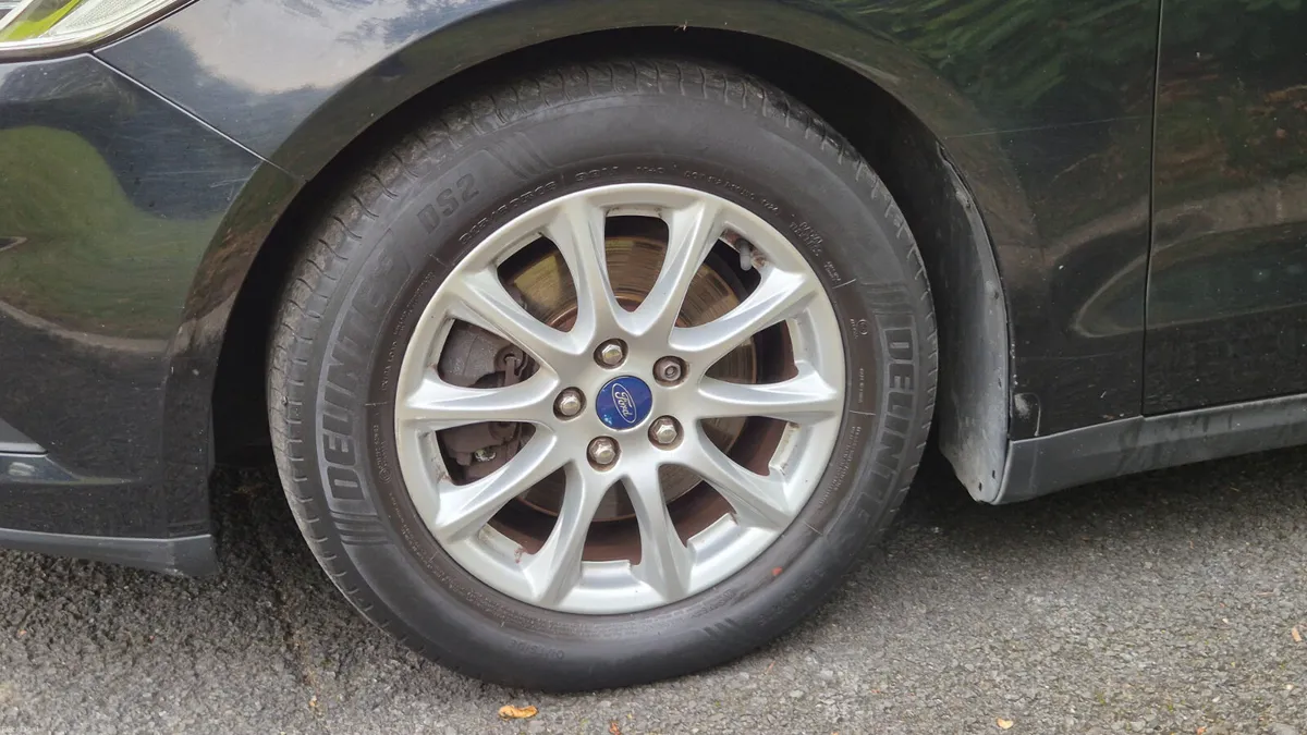 Ford Mondeo Style 1.6TDCi 115PS Hatchback - Image 4