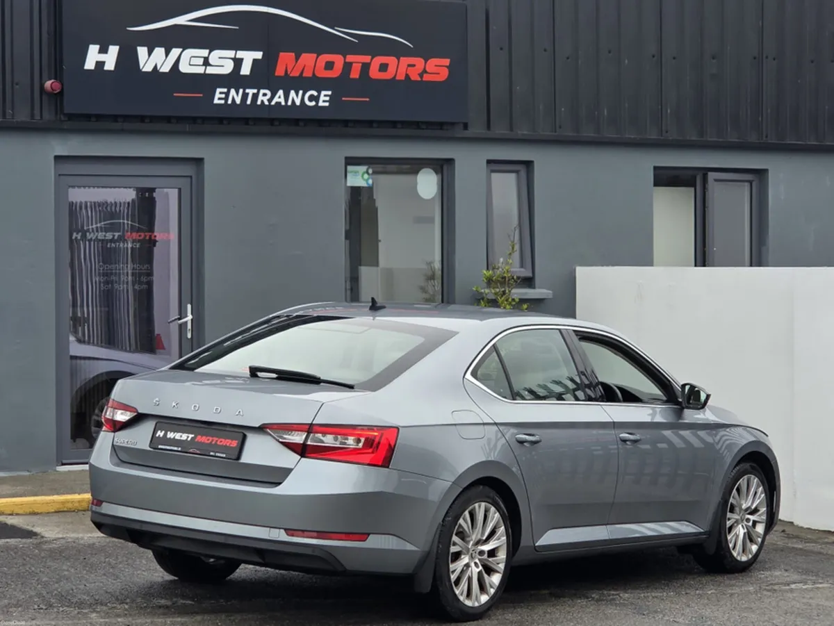 Skoda Superb STYLE 2.0 TDI 122BHP DSG 4DR AUTO - Image 3