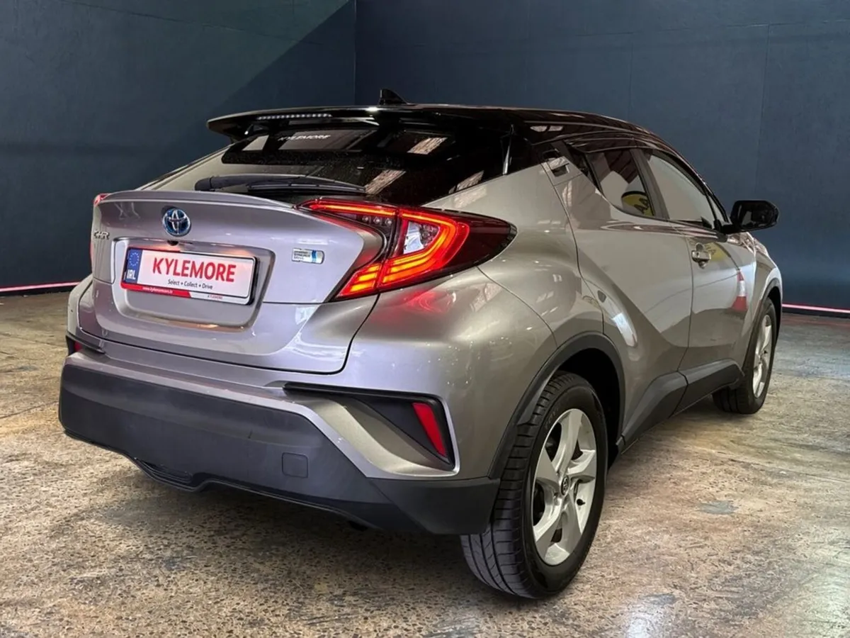 Toyota C-HR 1.8 HYBRID AUTOMATIC - S LED PACKAGE - - Image 3