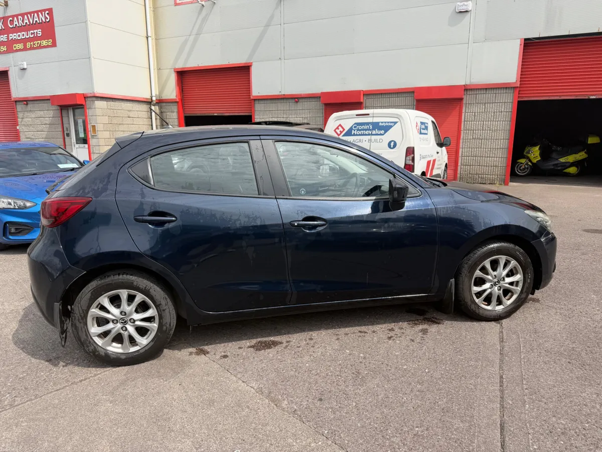 2015 Mazda 2 - Image 6