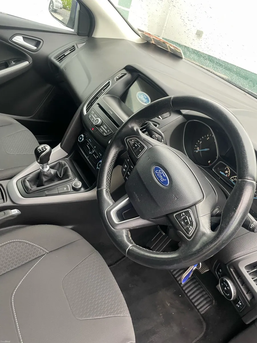 Ford Focus - Image 6