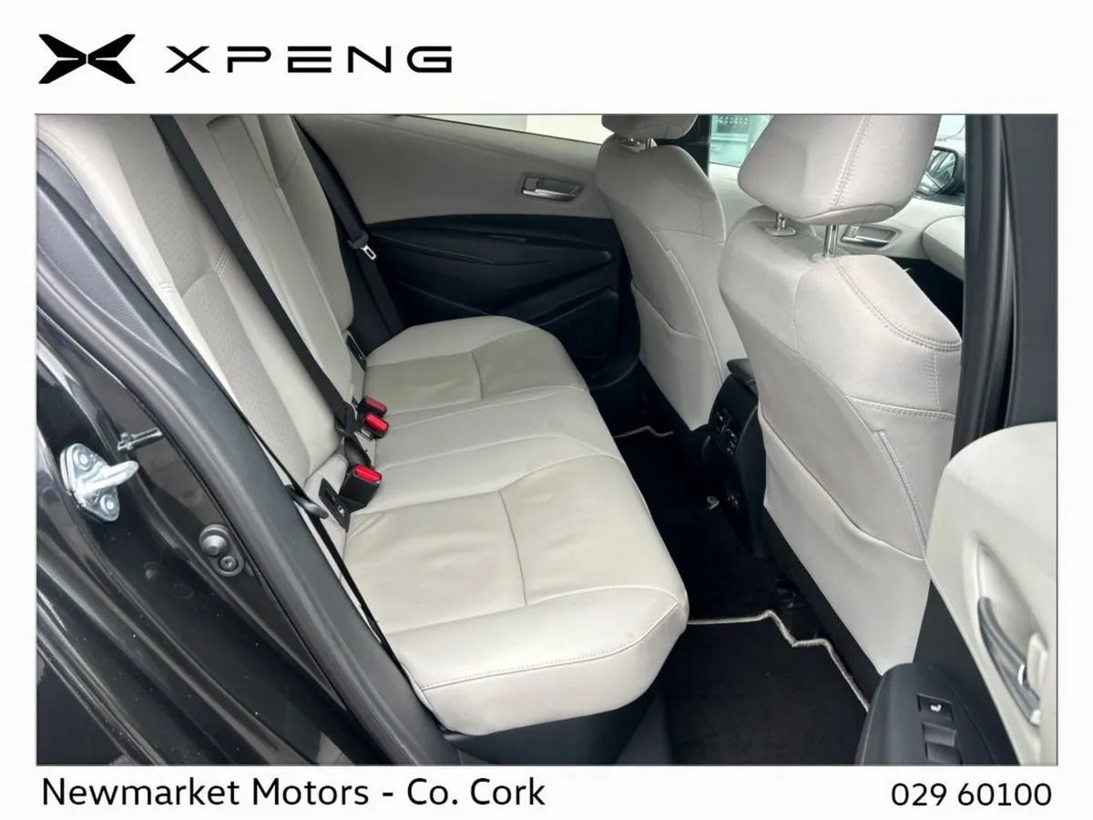 Toyota Corolla SOL 1.8 HYBRID SALOON - Image 3