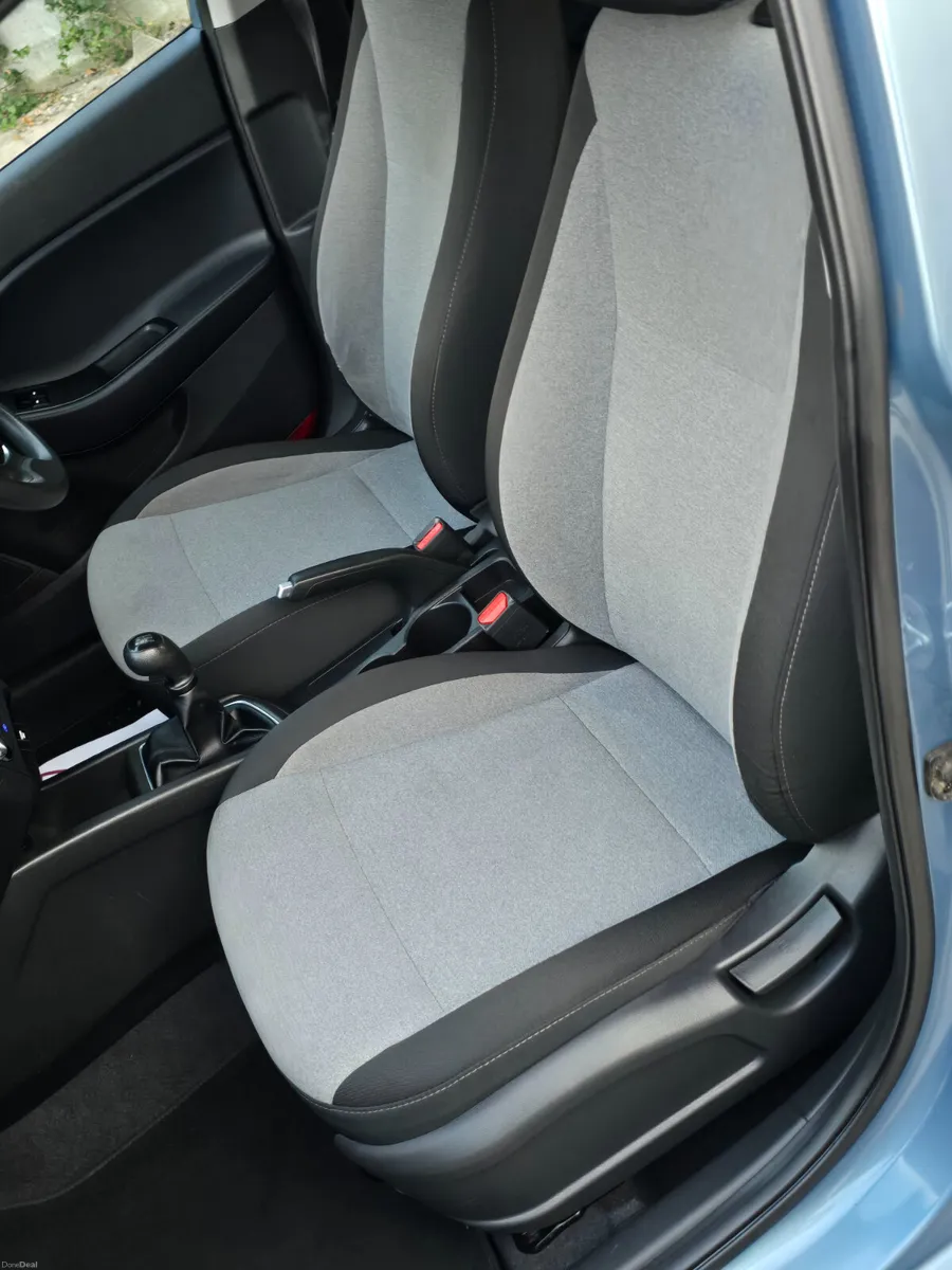Hyundai i20 2016 petrol ⛽️ low miles €6990 - Image 6