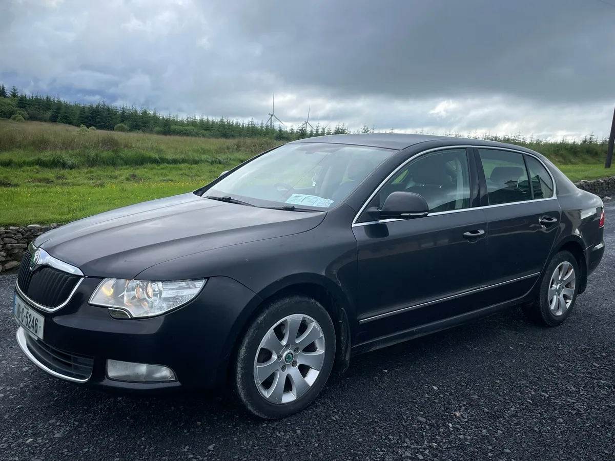 2010 Skoda Superb - Image 1