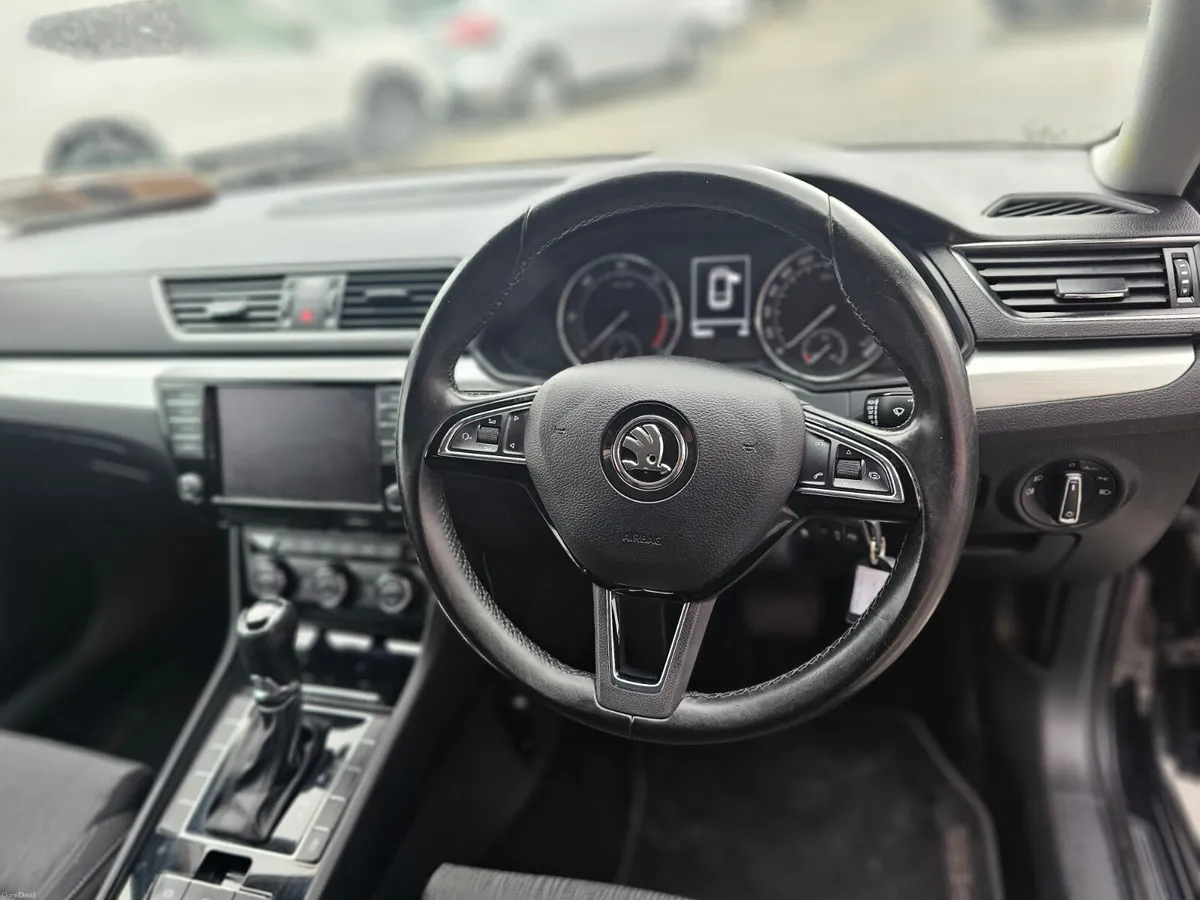 SKODA SUPERB DSG // 07/27 NCT - Image 6