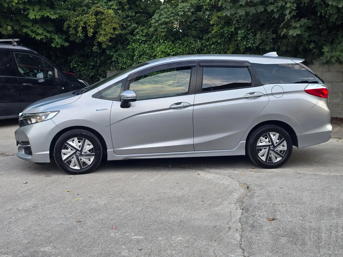 Honda Shuttle 2017 hybrid automatic €6990 - Image 3