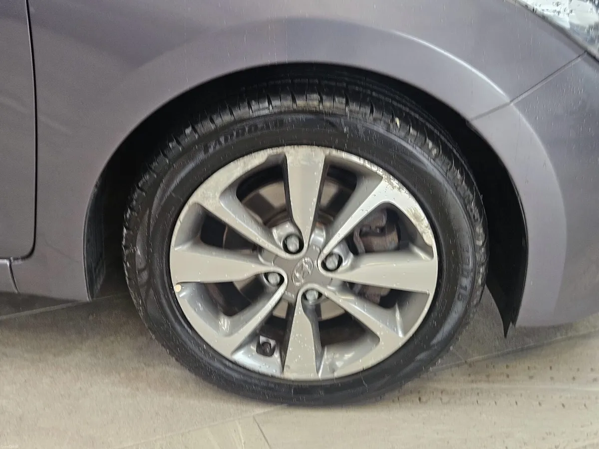 16 HYUNDAI i20 DELUXE 1.4 DIESEL - Image 6