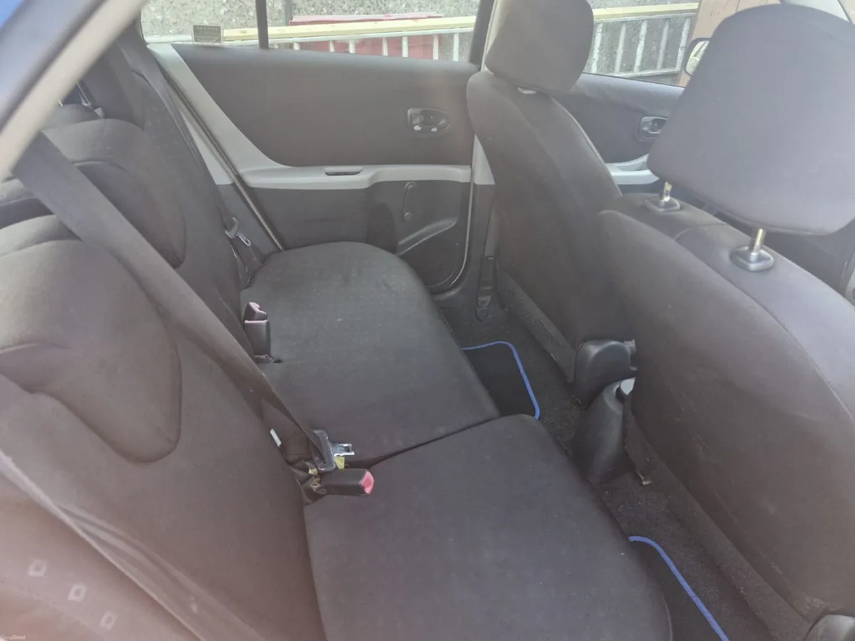 Toyota Yaris 2006 - Image 3
