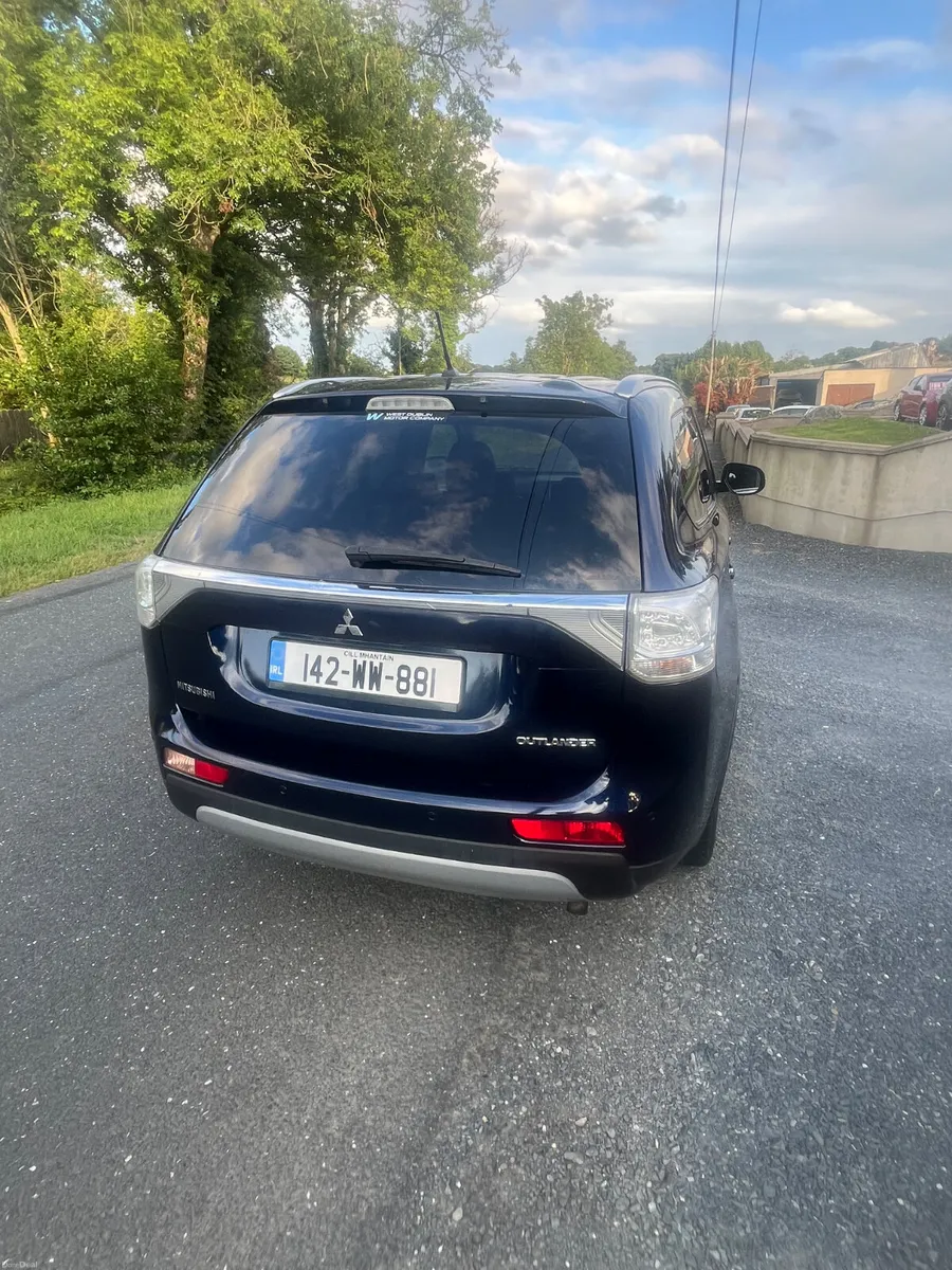 142 Mitsubishi Outlander 4X4 2.3 Diesel 7 Seater - Image 3
