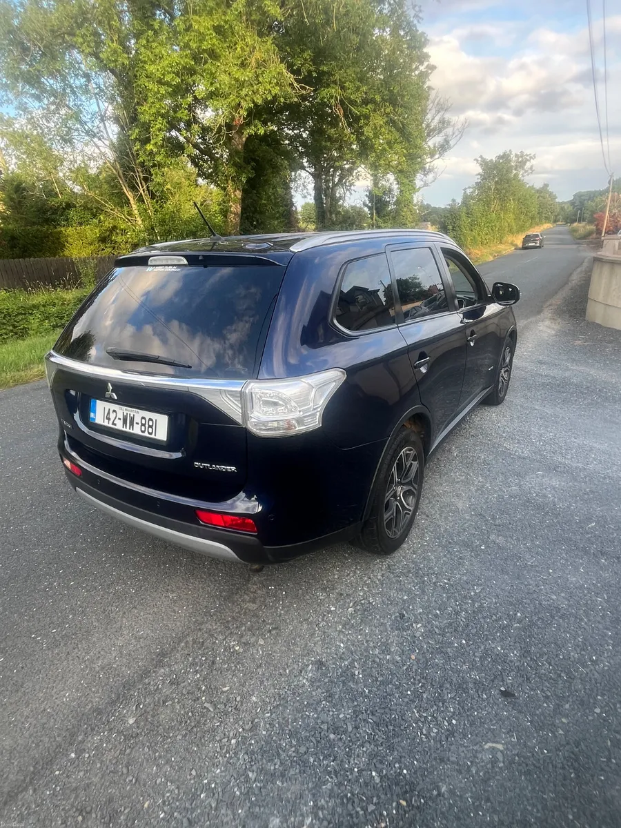 142 Mitsubishi Outlander 4X4 2.3 Diesel 7 Seater - Image 1
