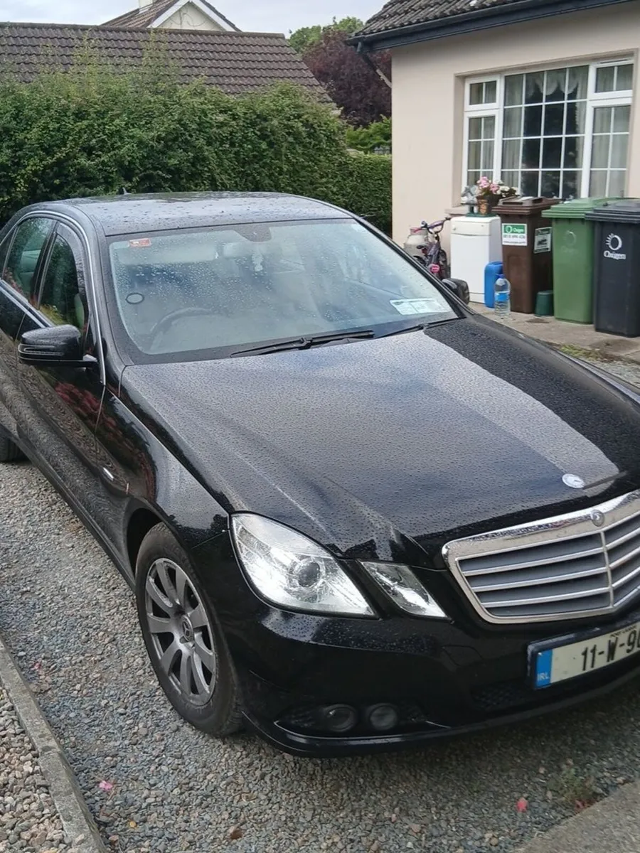Mercedes-Benz E-Class 2011 - Image 5
