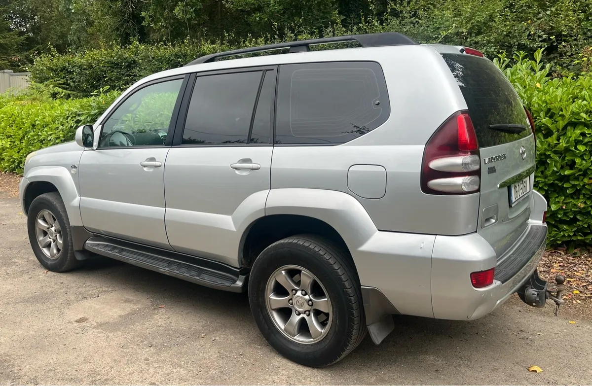 Toyota Landcruiser Crewcab - Image 5