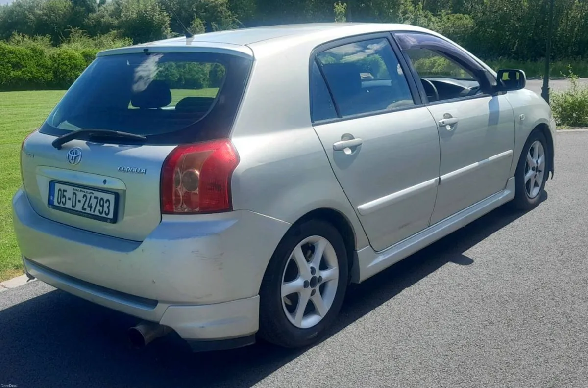 Toyota corolla - Image 4