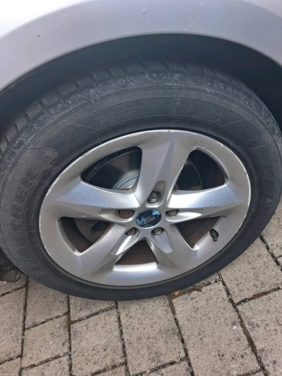 Silver ford focus. - Image 3