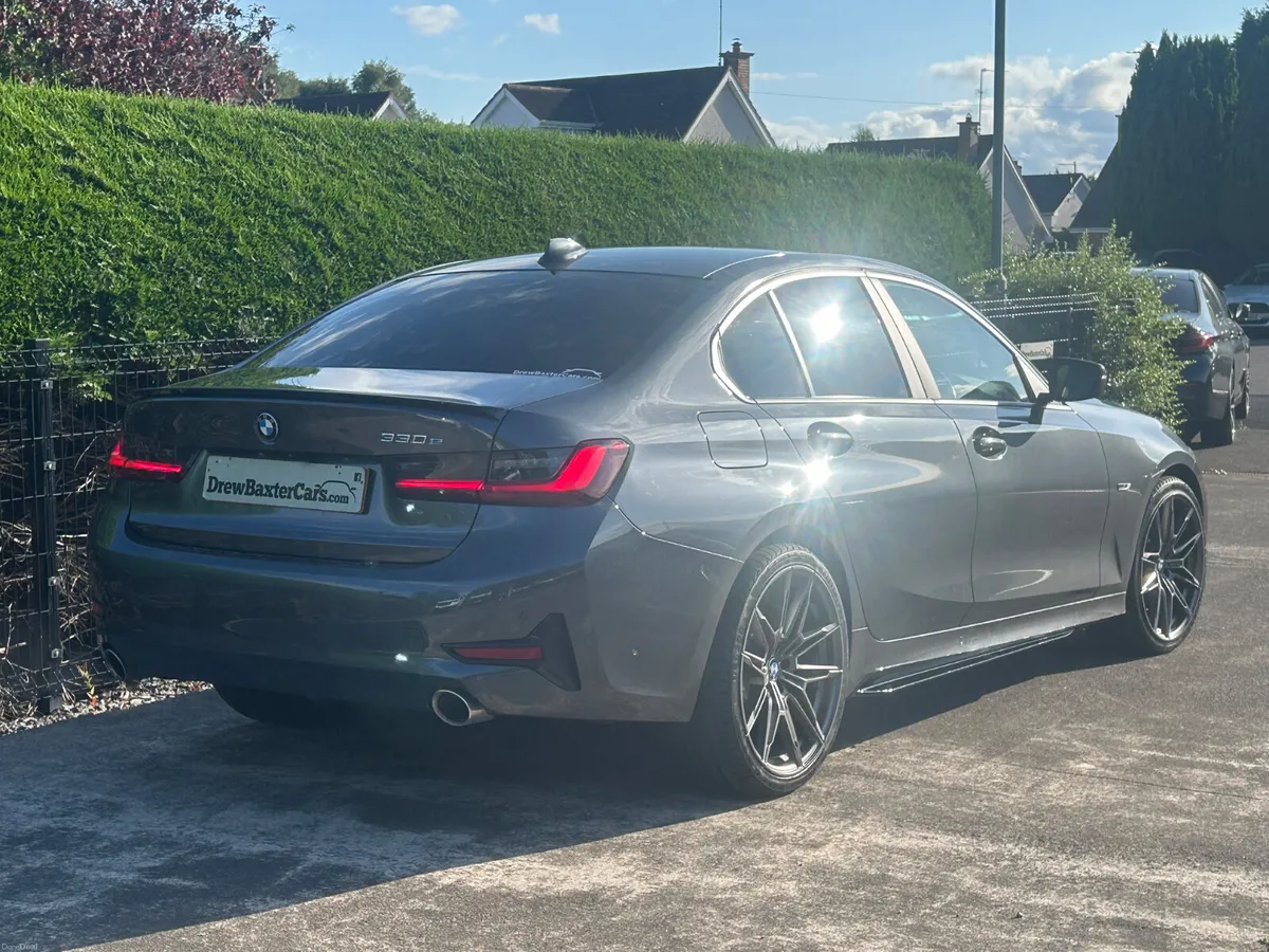 BMW 3-Series 2022 - Image 6