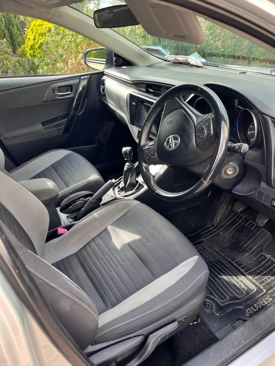 Toyota Auris 2016 - Image 3