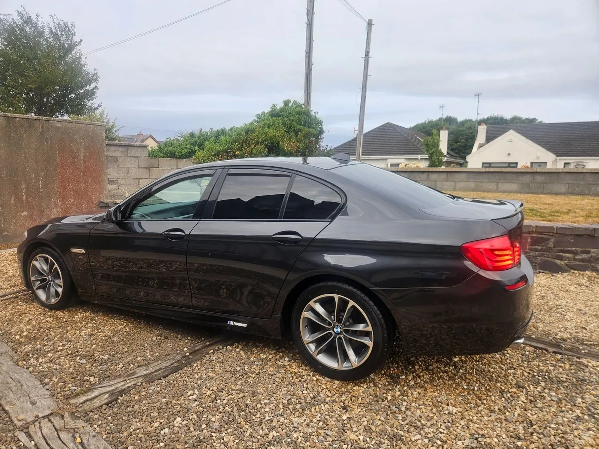 BMW 5-Series 2012 - Image 1
