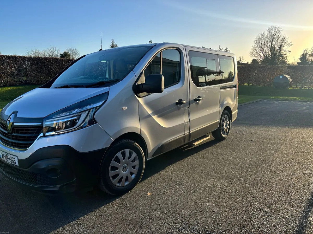 2021 Renault Traffic MPV WAV - Image 3