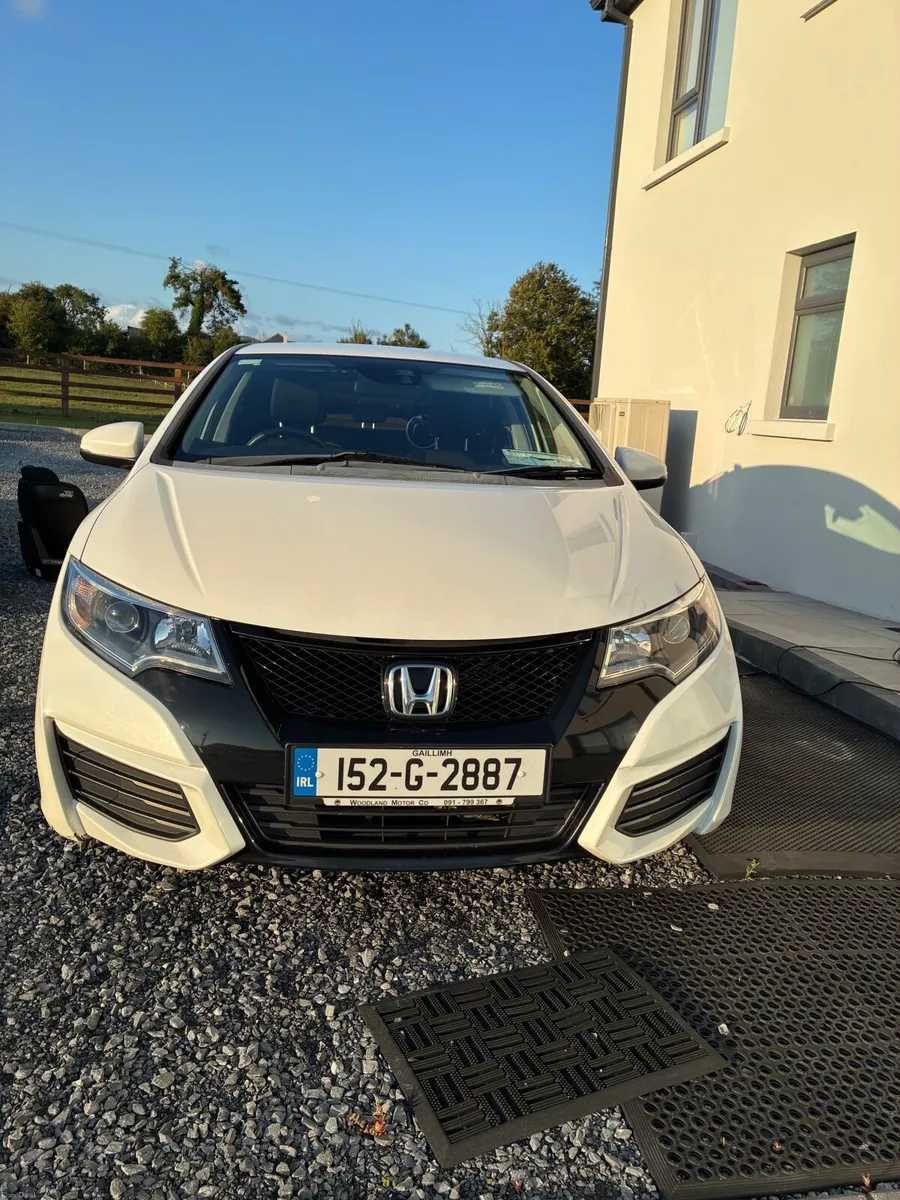 Honda Civic 2015 - Image 2
