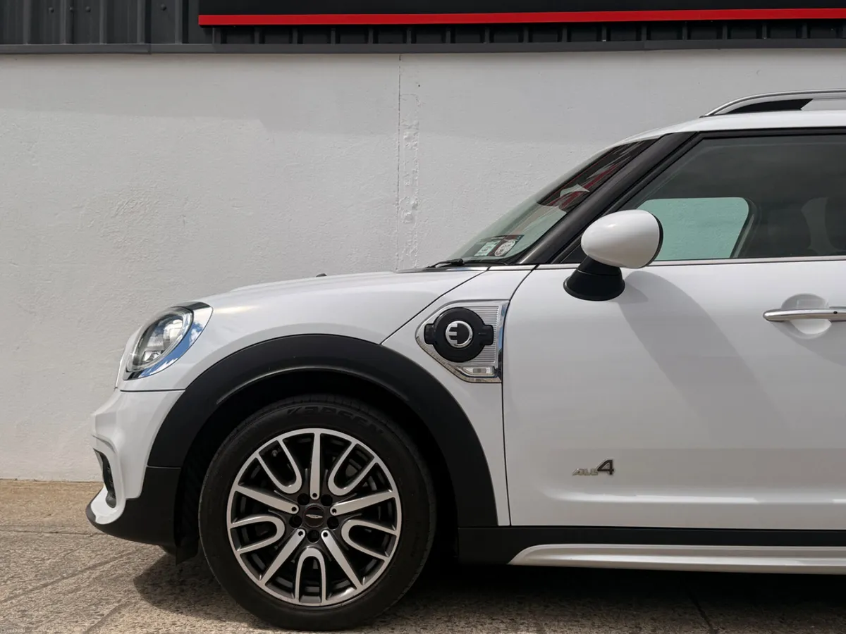 Mini Cooper S Countryman JCW ALL4 Auto 2018 - Image 6