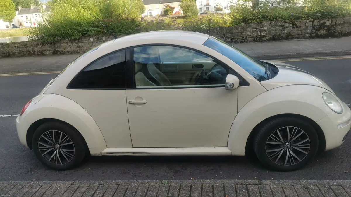 Volkswagen Beetle 2008 - Image 1