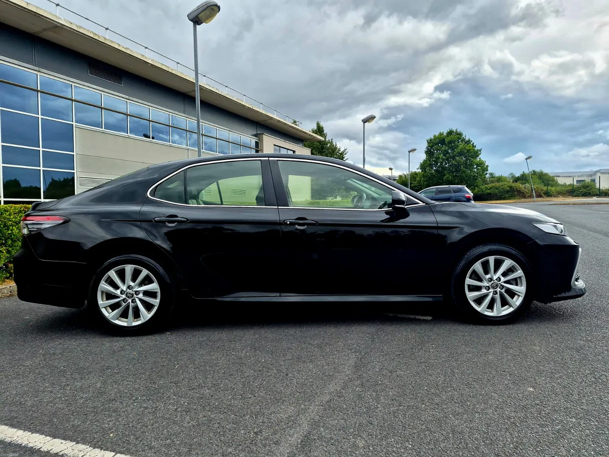 2022 TOYOTA CAMRY 2.5 SOL HYBRID AUTO - Image 3