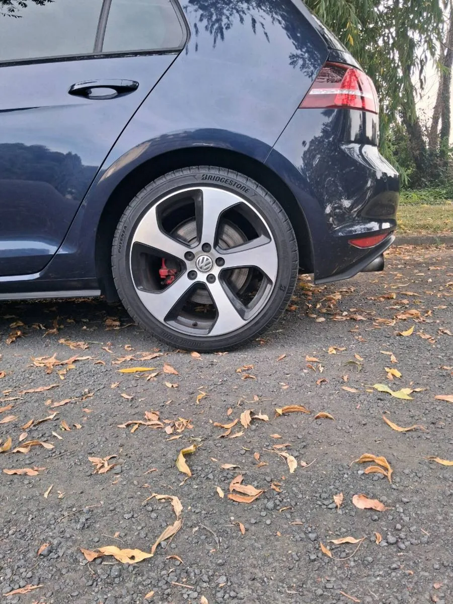 VOLKSWAGEN GOLF GTI - Image 5