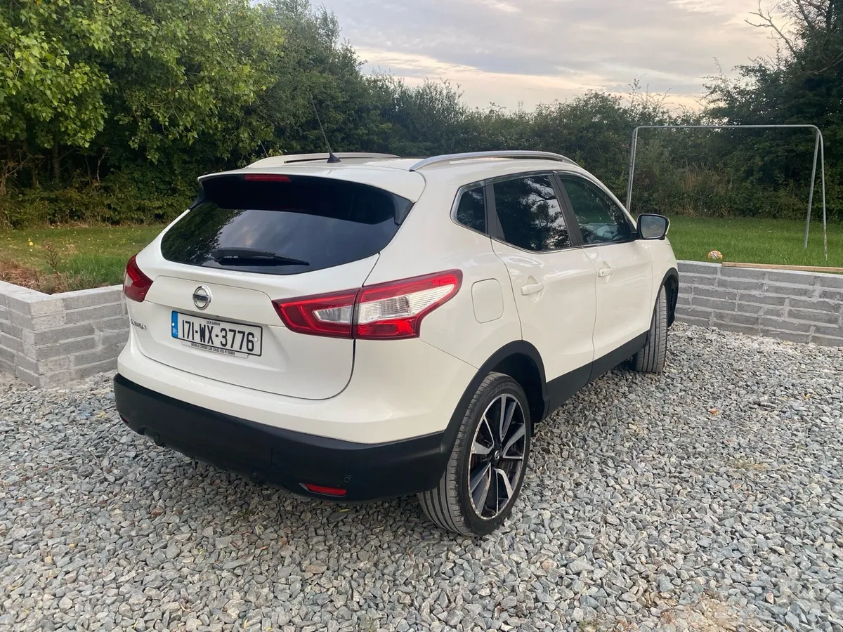 2017 Nissan Qashqai 1.6 DCI Tekna 4x4 - Image 2