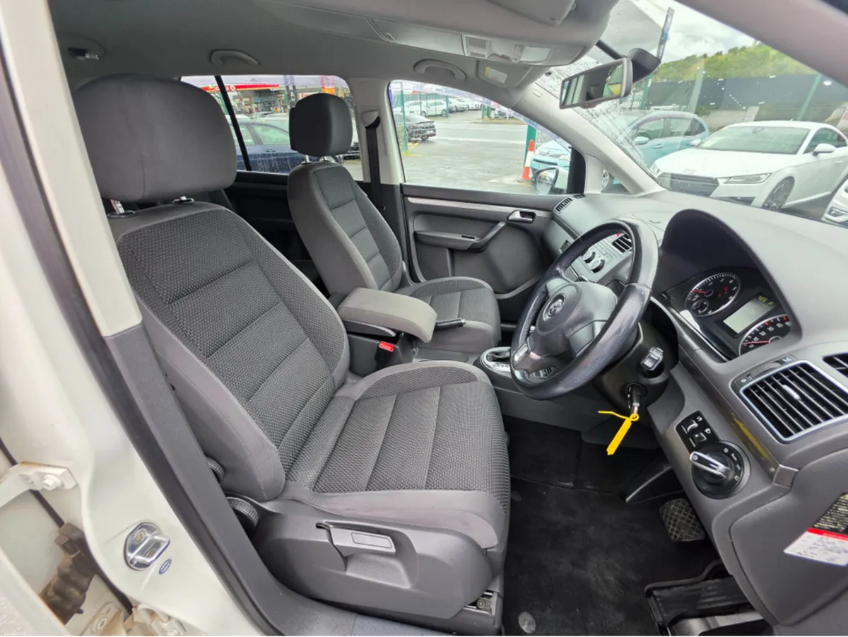 Volkswagen Touran ( 142 REG 1.4 TSI AUTOMATIC - 7 - Image 3
