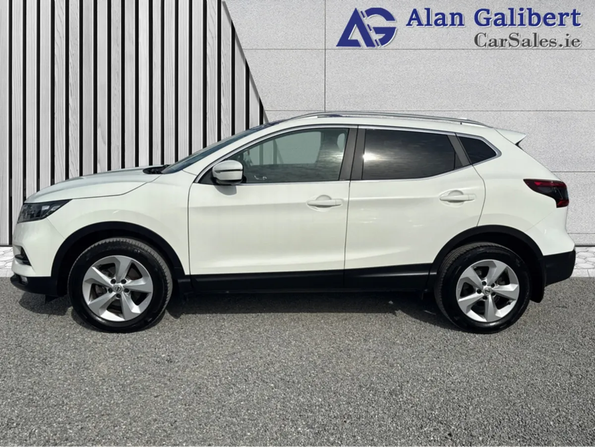 Nissan Qashqai 1.2 SV 18 4DR - Image 5