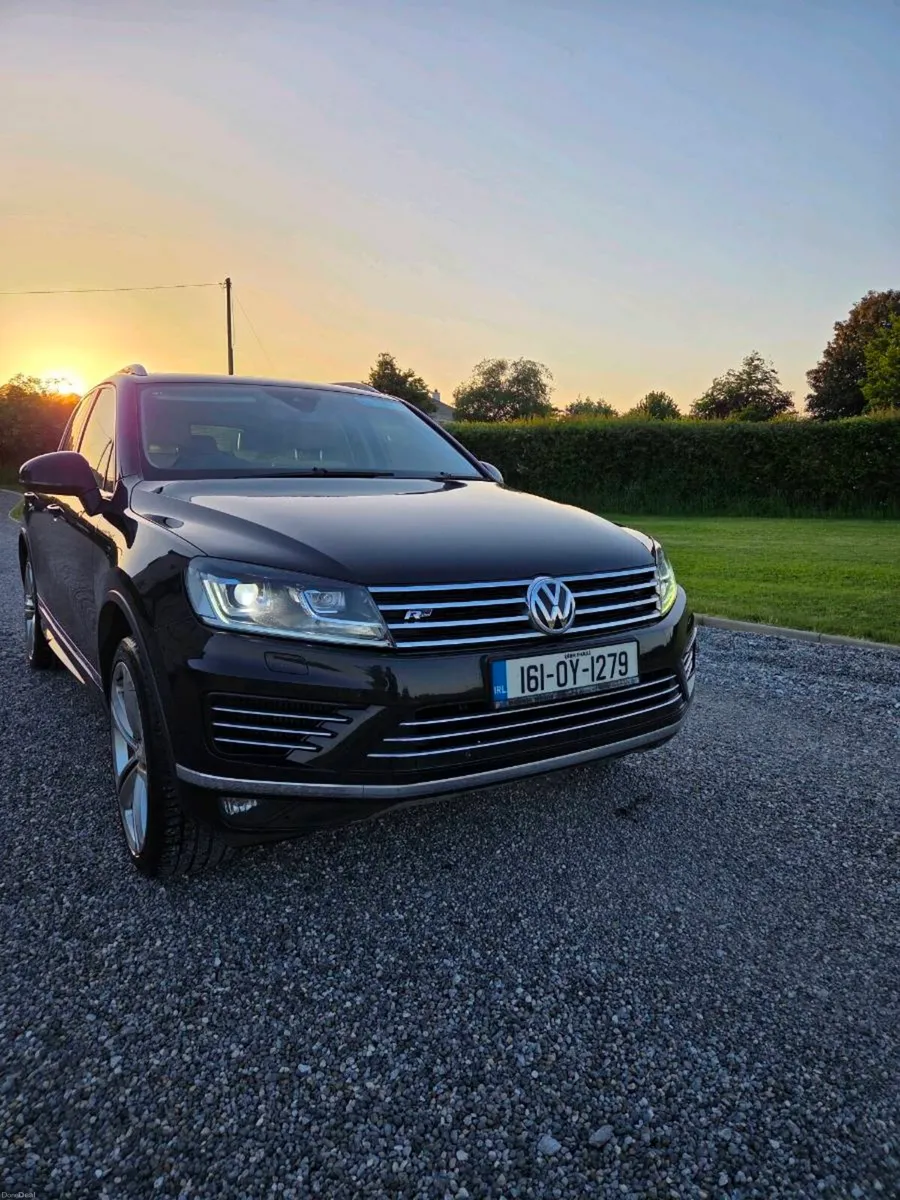VW Touareg R-Line - Image 2