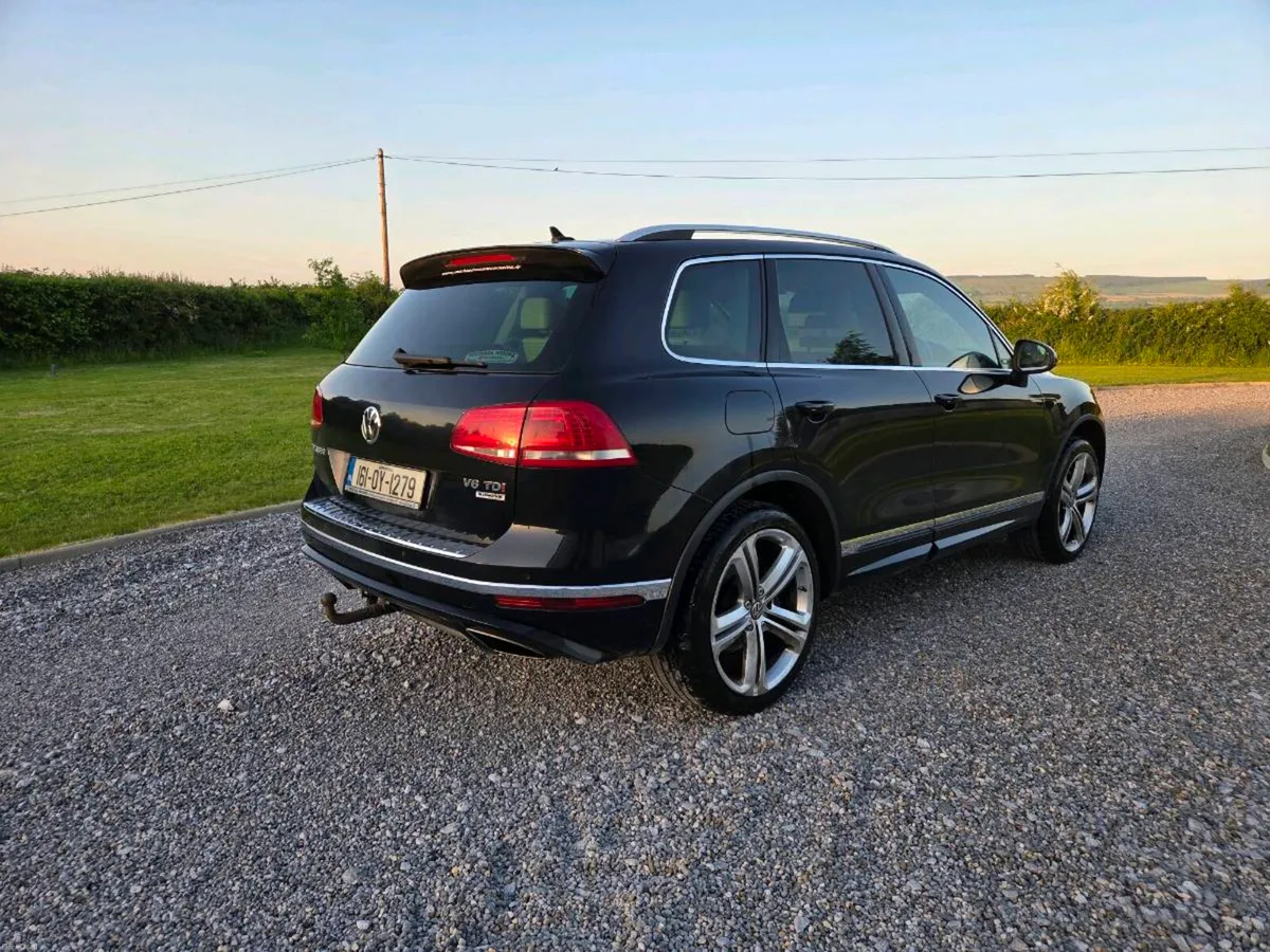 VW Touareg R-Line - Image 4