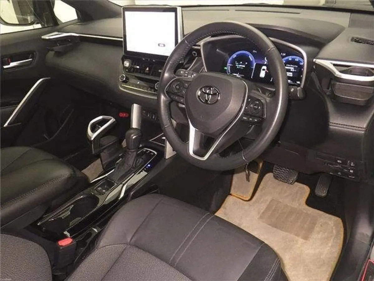 2024 Toyota Corolla Cross 1.8 Hybrid LUNA LEATHER - Image 3