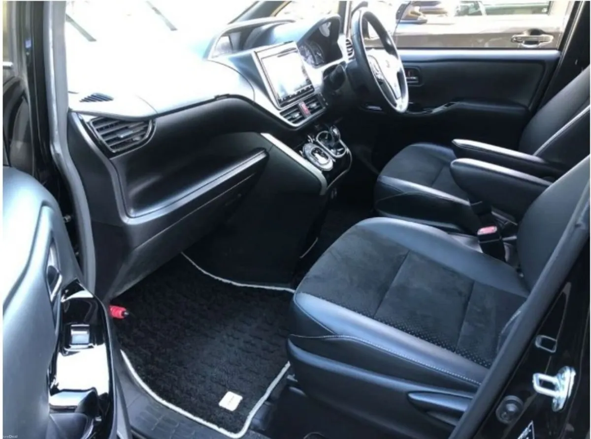 2021 Toyota Voxy 1.8 ATUO HV 7 SEATS TOP SPEC - Image 6