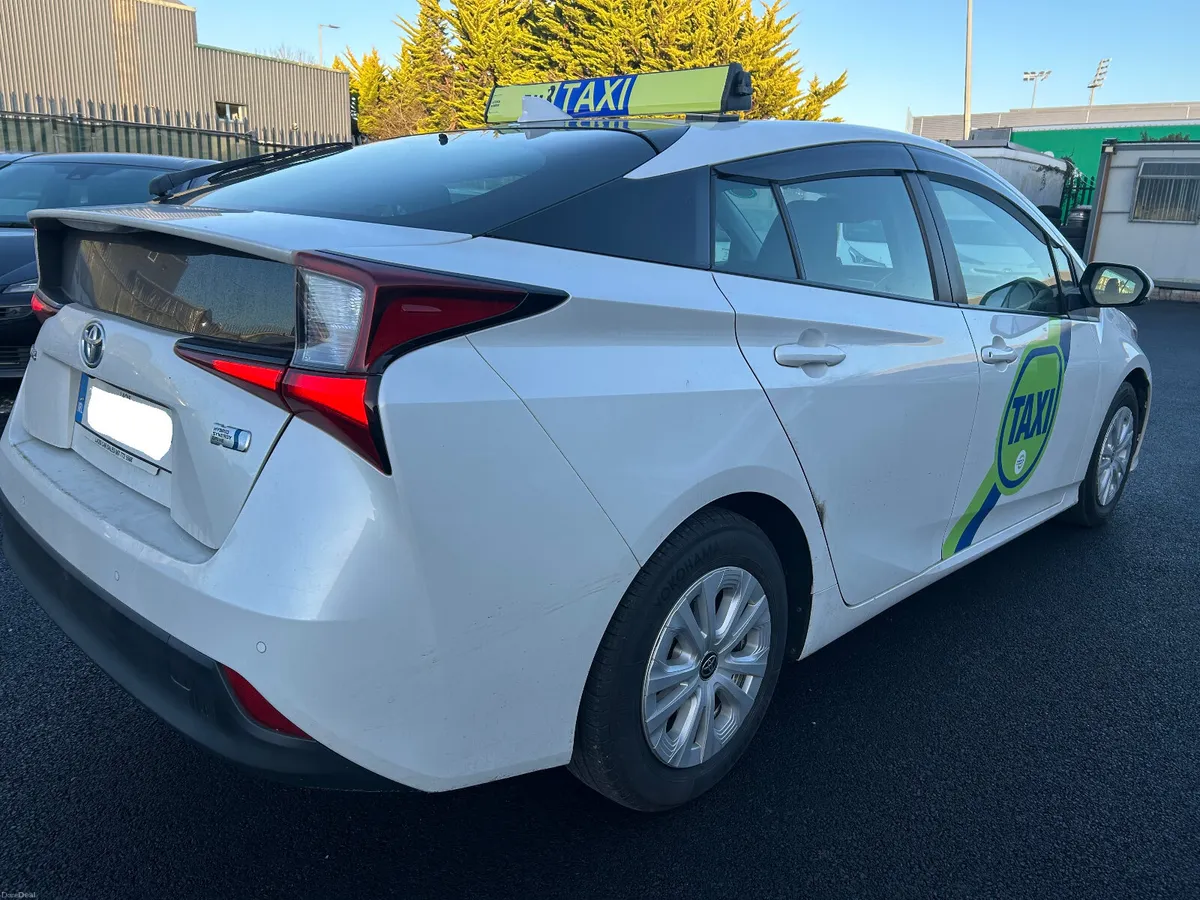 2023 TAXI READY Toyota Prius 1.8 hybrid autoamtic - Image 6