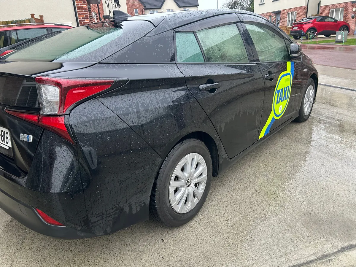 2023 TAXI READY Toyota Prius 1.8 hybrid autoamtic - Image 2